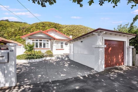 Photo of property in 49 Oroua Street, Eastbourne, Lower Hutt, 5013