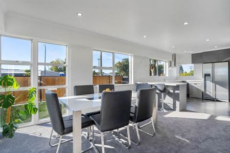 Photo of property in 24 Great North Road, Winton, 9720