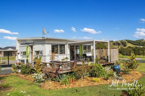 Photo of property in 1 Manaaki Circle, Paparoa, 0571
