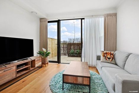 Photo of property in 93 Waipuhinui Way, Wiri, Auckland, 2104