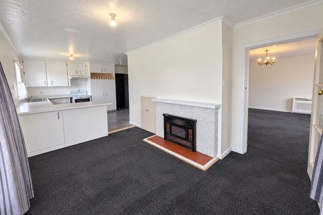 Photo of property in 63 Liverton Crescent, Bishopdale, Christchurch, 8053