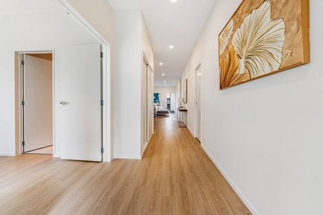 Photo of property in 32 Josh Road, Huapai, Kumeu, 0810