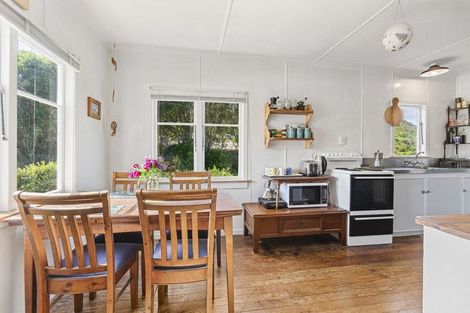 Photo of property in 4 Oha Street, Mokau, 4376