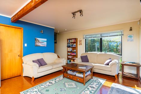 Photo of property in 52 Cullen Street, Mangawhai Heads, Mangawhai, 0505