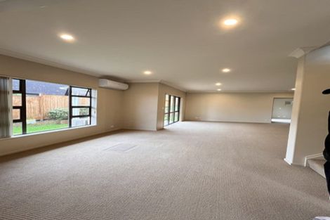 Photo of property in 8 Terrasini Drive, Flat Bush, Auckland, 2019