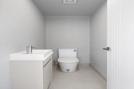 Photo of property in 8 Taipahitini Road, Rosehill, 2113