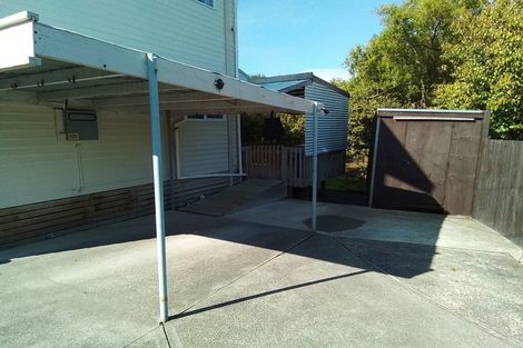 Photo of property in 2/129 Edmonton Road, Te Atatu South, Auckland, 0610