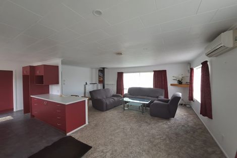 Photo of property in 81 Riversdale Drive, Merrilands, New Plymouth, 4312