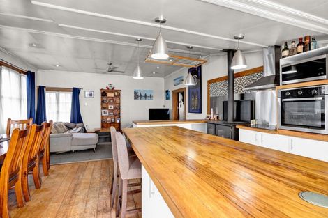 Photo of property in 24 Tayler Street, Eltham, 4322