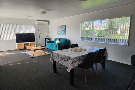 Photo of property in 2/11 Waterfront Road, Mangere Bridge, Auckland, 2022