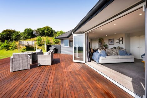 Photo of property in 590c Frankley Road, Hurworth, New Plymouth, 4371