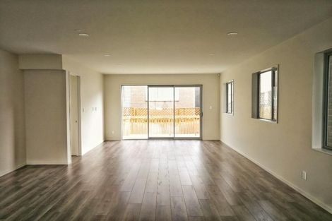 Photo of property in 16 Sunshine Boulevard, Sunnyvale, Auckland, 0612