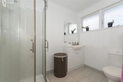 Photo of property in 22 Crystal Avenue, Glendene, Auckland, 0602