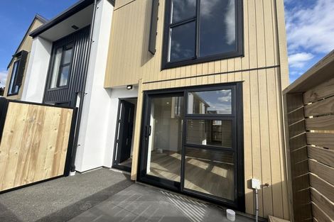 Photo of property in 9/7 Wainuiomata Road, Wainuiomata, Lower Hutt, 5014