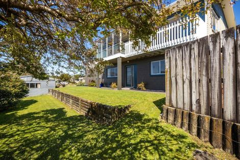 Photo of property in 5 Ngapapa Street, Urenui, 4375