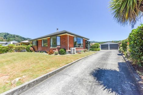 Photo of property in 20 Ranui Street, Waikawa, Picton, 7220