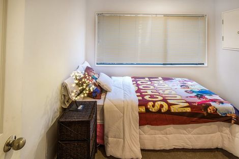 Photo of property in 2/20 Hutchinsons Road, Bucklands Beach, Auckland, 2014