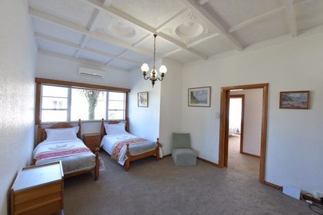 Photo of property in 492 Blockhouse Bay Road, Blockhouse Bay, Auckland, 0600