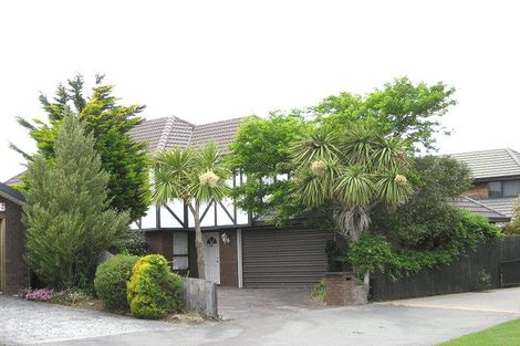 Photo of property in 33 Millcroft Place, Parklands, Christchurch, 8083