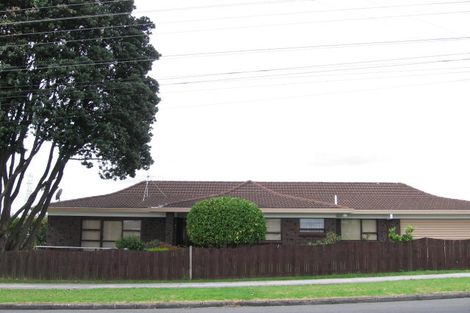 Photo of property in 39 Flanshaw Road, Te Atatu South, Auckland, 0610