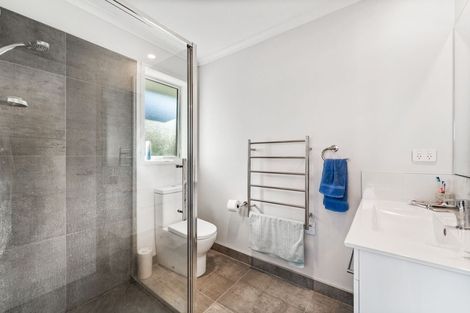 Photo of property in 9 Walnut Road, Riverhead, 0820