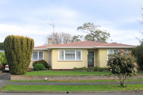 Photo of property in 4 Waterloo Crescent, Hokowhitu, Palmerston North, 4410