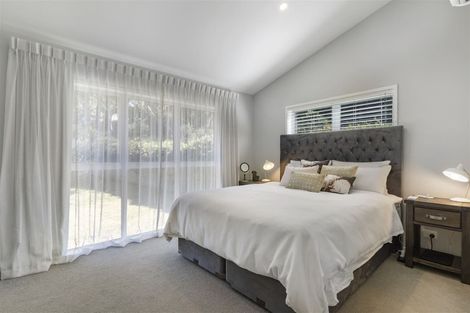 Photo of property in 35a Taurus Crescent, Beach Haven, Auckland, 0626