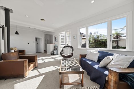 Photo of property in 27 Union Street, Hokowhitu, Palmerston North, 4410