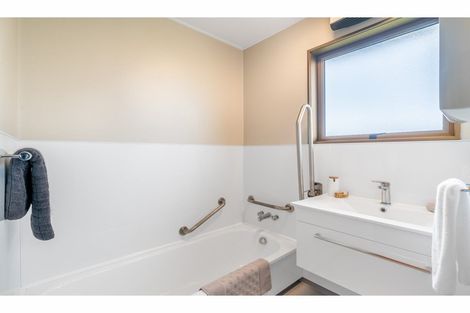 Photo of property in 82a Kitchener Street, Gore, 9710