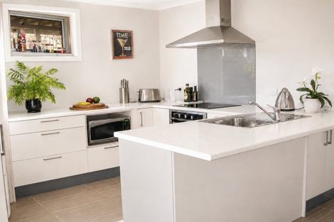 Photo of property in 29 Eskdale Road, Papakowhai, Porirua, 5024