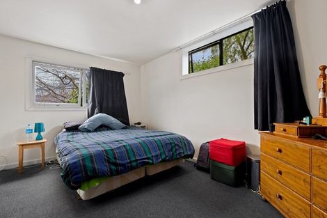 Photo of property in 6 Wynyard Crescent, Fernhill, Queenstown, 9300