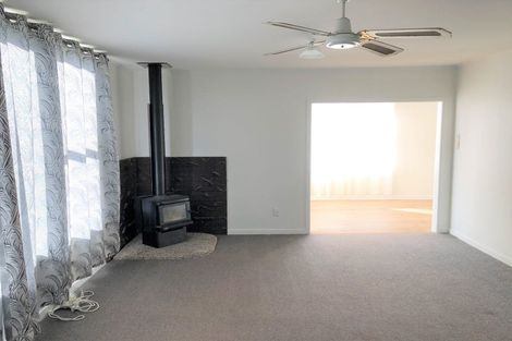 Photo of property in 32 Barbary Avenue, Kelston, Auckland, 0602