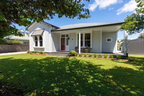 Photo of property in 11 Albert Street, Dannevirke, 4930