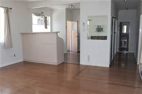 Photo of property in 5 Maxwell Avenue, Papatoetoe, Auckland, 2025