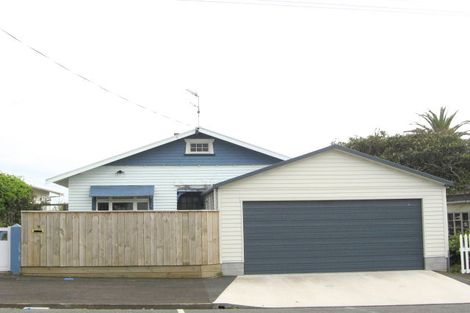 Photo of property in 279 Courtenay Street, Strandon, New Plymouth, 4312