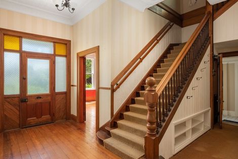 Photo of property in 123 Wellington Street, Picton, 7220