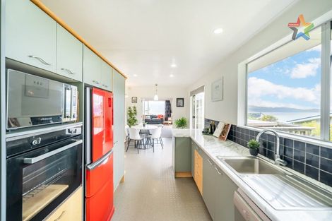 Photo of property in 50 Acacia Avenue, Maungaraki, Lower Hutt, 5010