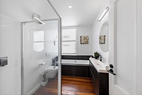 Photo of property in 21 Regina Street, Westmere, Auckland, 1022