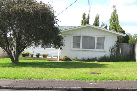 Photo of property in 1/26 Neil Avenue, Te Atatu Peninsula, Auckland, 0610