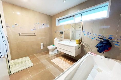 Photo of property in 26 Hornbill Drive, Fairview Heights, Auckland, 0632