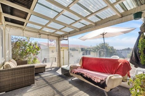 Photo of property in 17 Kimberley Road, Levin, 5571