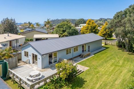 Photo of property in 17 Martin Place, Cooks Beach, Whitianga, 3591