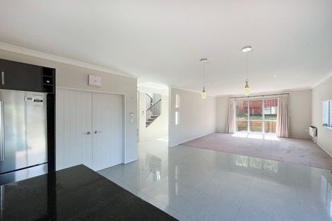 Photo of property in 6 Springvale Drive, Fairview Heights, Auckland, 0632
