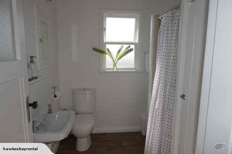 Photo of property in 4/541 Marine Parade, Napier South, Napier, 4110