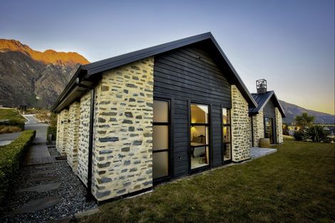 Photo of property in 10 Arran Lane, Jacks Point, Queenstown, 9371