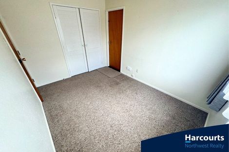 Photo of property in 1 Denver Avenue, Sunnyvale, Auckland, 0612