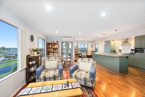 Photo of property in 1 Sandhurst Rise, Henderson, Auckland, 0612