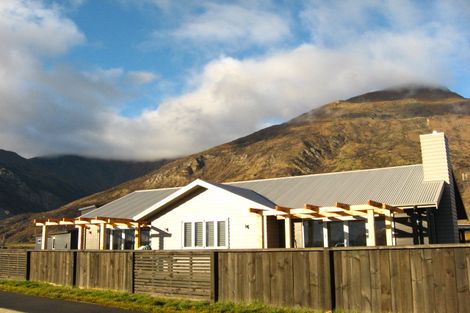 Photo of property in 4 Mcivor Lane, Lake Hayes, Queenstown, 9304