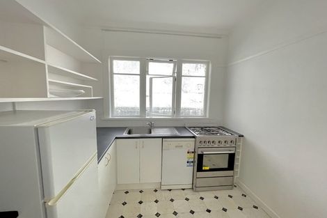 Photo of property in 3/136 Evans Bay Parade, Roseneath, Wellington, 6021