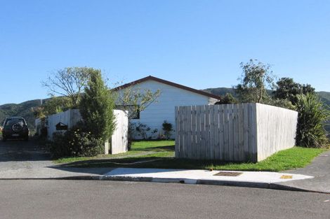 Photo of property in 6a Mcmanaway Grove, Stokes Valley, Lower Hutt, 5019